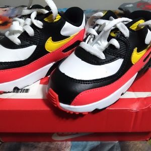 NWT 7c Nike Air Max sneakers